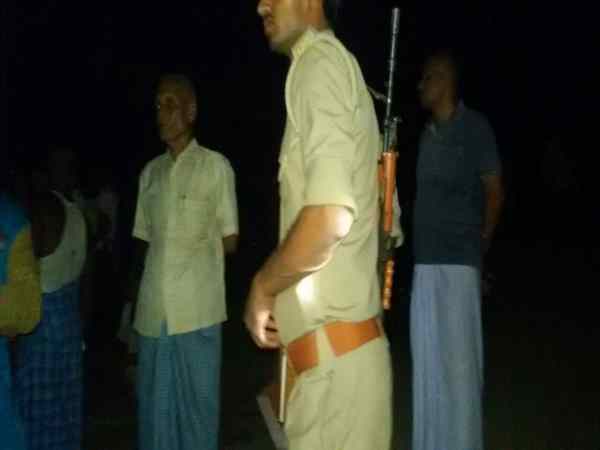 इलाहाबाद: गंगा नदी में नाव पलटी, दो दर्जन लोग डूबे, रेस्क्यू जारी