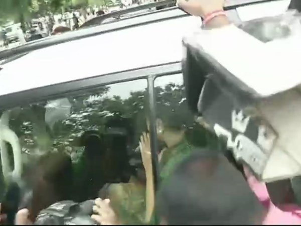 बीमार पति से मिलने के लिए शशिकला को 5 दिन की पेरोल