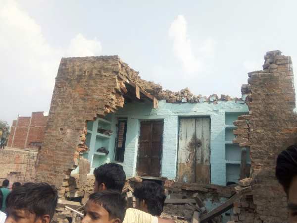Buildings collapsed in blast, many trapped in Kanpur area