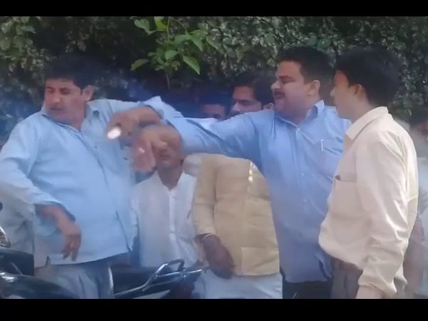 lawyer slaps a man in hapur, video goes viral