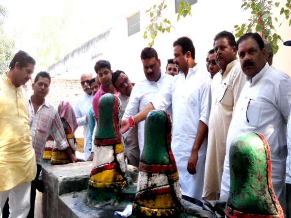 saharanpur unknown persons break Durga maa statute saharanpur unknown persons break Durga maa statute