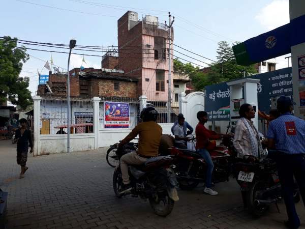 Wives will say husband to wear helmet on Karva Chauth