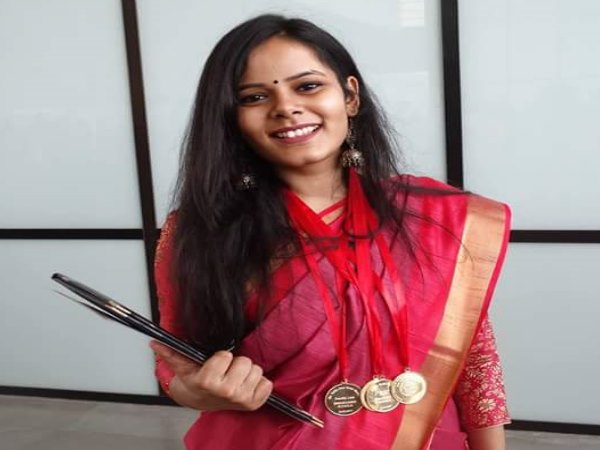 Uttar Pradesh PCS- J 2016 Topper Swarangi Shukla Photoshoot