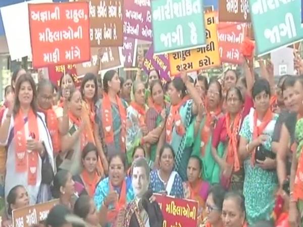 BJP workers protest against Rahul Gandhi in rajkot gujarat over his remark baout woman in shakha