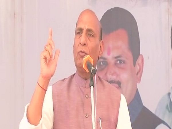 गुजरात में राजनाथ ने बताया वो रास्ता जिससे नहीं होती आज कश्मीर की समस्या गुजरात में राजनाथ ने बताया वो रास्ता जिससे नहीं होती आज कश्मीर की समस्या