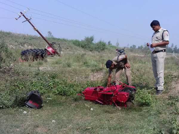  Train hit tractor in Rampur, Uttar Pradesh