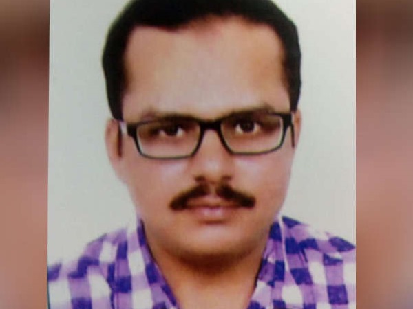 बाइक पर वो कौन था शख्स?