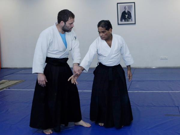 विजेंदर ने की थी राहुल से फोटो शेयर करने की बात