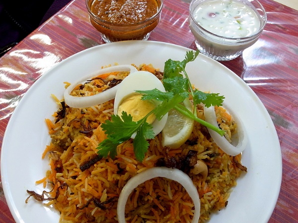 बिरयानी के साथ सौतेला व्यवहार क्यों?