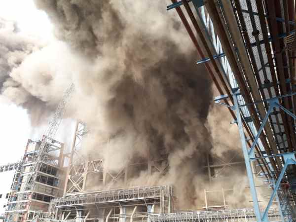 ठीक से स्थापित भी नहीं हुई थी यूनिट और काम था चालू