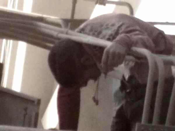 पास मौजूद कुछ मजदूरों के उड़ गए चीथड़े