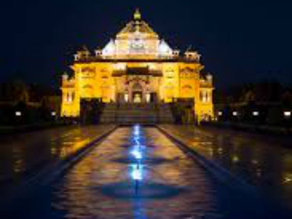 मंदिर को बनने में पूरे 13 साल लगे 