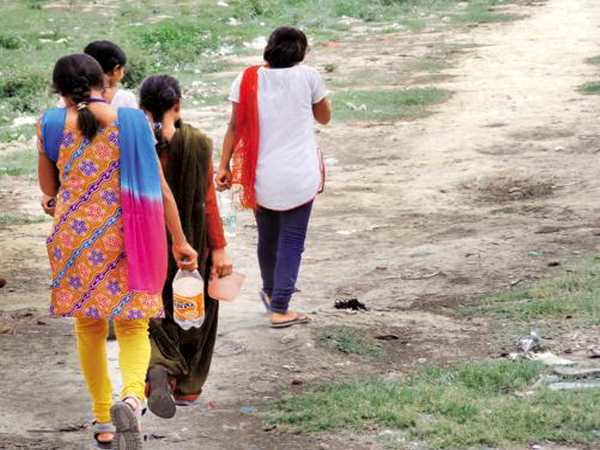 चार NGO को पहुंचाया गया फायदा