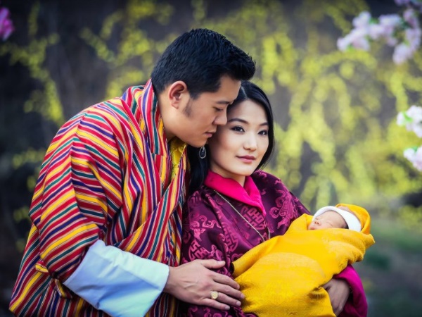 अपनी संस्कृति को बचाने के लिए भूटान ने उठाए कड़े कदम अपनी संस्कृति को बचाने के लिए भूटान ने उठाए कड़े कदम