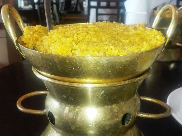 चावल-मूंगफली और करी पत्ते के साथ 