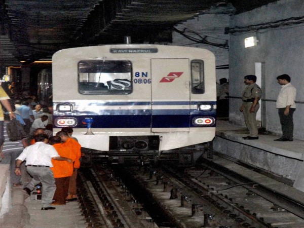सीआरआरसी चीन की रोलिंग स्टॉक कंपनी है सीआरआरसी चीन की रोलिंग स्टॉक कंपनी है