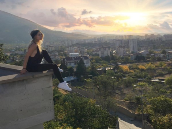 हैरान करने वाली हैं एंजेला के फोटो