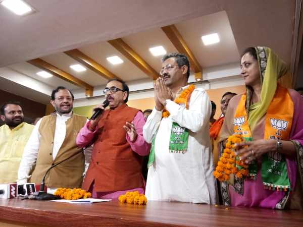 सोनिया गांधी के खिलाफ लड़ा था चुनाव