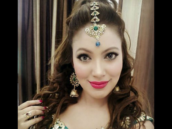 मेरा ट्यूशन टीचर मुझे नीचे हाथ लगाता था मेरा ट्यूशन टीचर मुझे नीचे हाथ लगाता था