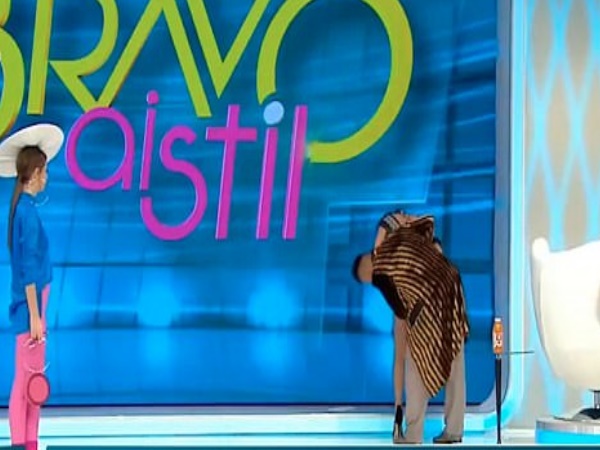 मदद को दौड़ा आया एक लड़का