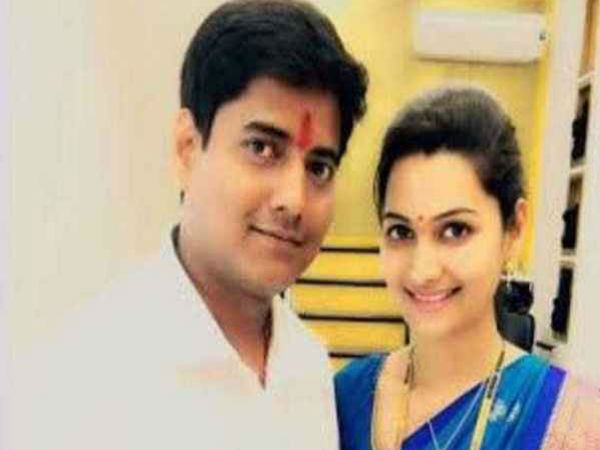  1 करोड़ के साथ एक्ट्रेस हुई गिरफ्तार