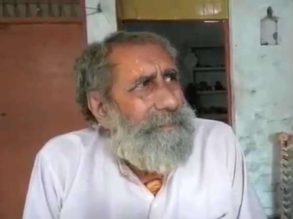 भूखी मर रही हैं गायें, कहां गया मुआवजा?