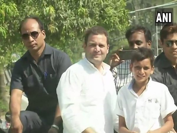 बीजेपी का सच सूट-बूट वालों से दोस्ती है
