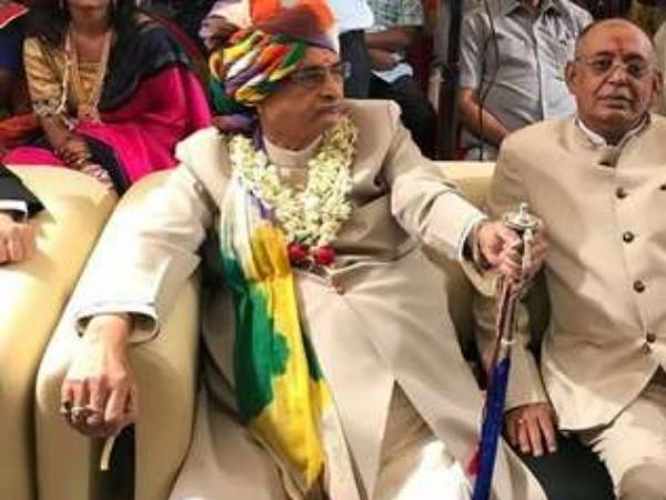 250 रुपए की नौकरी करते थे कभी 250 रुपए की नौकरी करते थे कभी