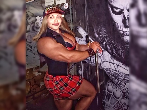 लोगों ने फोटो पर किए भद्दे कमेंट