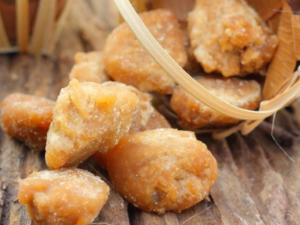 संतुलित भोजन लें और खूब पानी पिएं