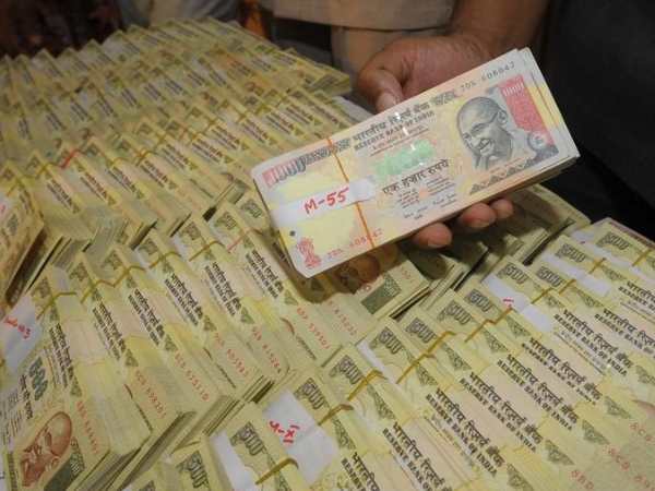 कंपनी के पास पहुंचे नोट