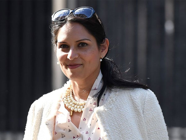 इजराइली नेताओं से मिलने के आरोप में देना पड़ा इस्तीफा इजराइली नेताओं से मिलने के आरोप में देना पड़ा इस्तीफा