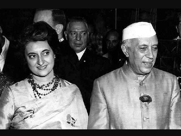 गांधी की सोच से प्रभावित थे नेहरू