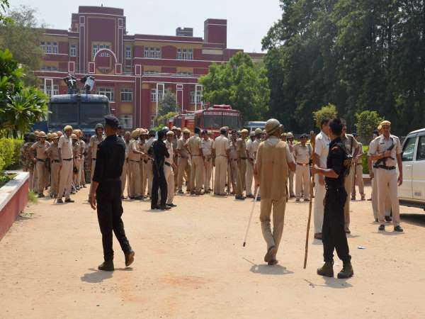 CBI को रिपोर्ट का इंतजार