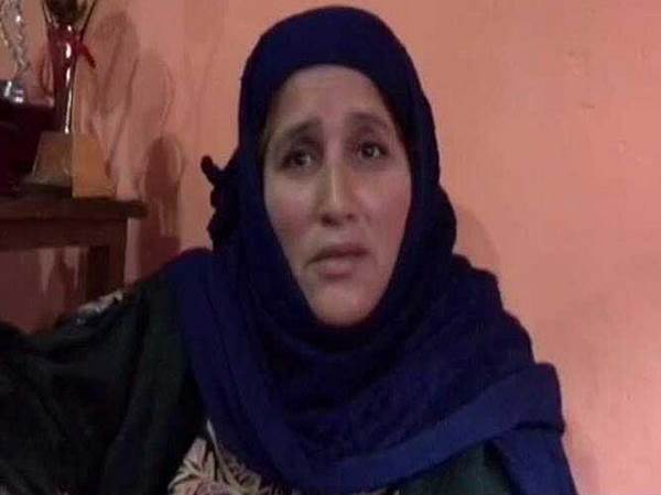 मां और दोस्तों ने की वापस लौटने की अपील मां और दोस्तों ने की वापस लौटने की अपील