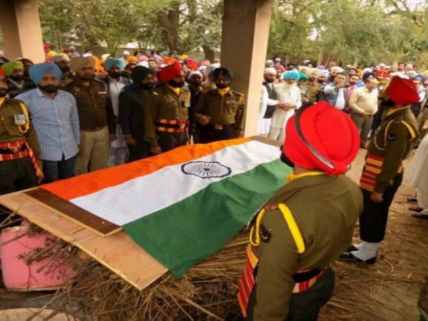 पूरे गांव में नहीं जला चूल्हा