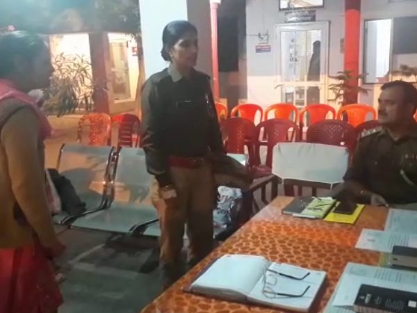 पुलिस हिरासत में आरोपी सिपाही पुलिस हिरासत में आरोपी सिपाही