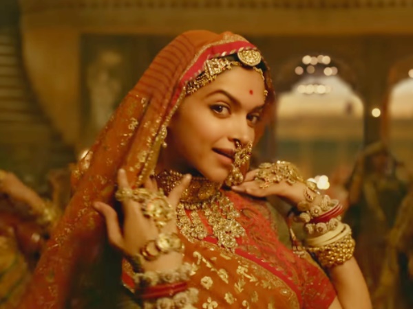 रानियों को दीपिका के कपड़ों से भी दिक्कत