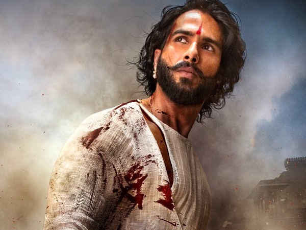 करणी सेना ने दी दीपिका के नाक काटने की धमकी