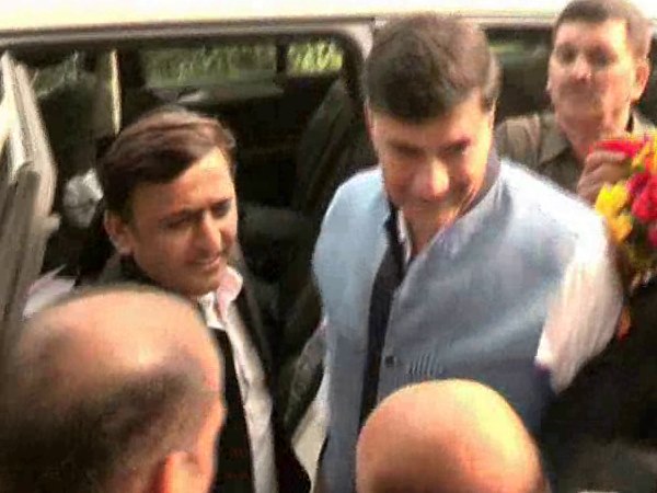 सीएम योगी के खिलाफ कहे अपशब्द सीएम योगी के खिलाफ कहे अपशब्द