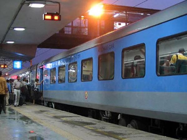 कई स्टेशनों पर ट्रायल