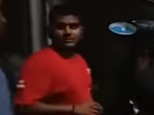 पैर छूकर मांगी माफी