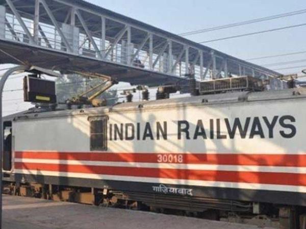 कैब से जाना पड़ा इलाहाबाद से दिल्ली कैब से जाना पड़ा इलाहाबाद से दिल्ली