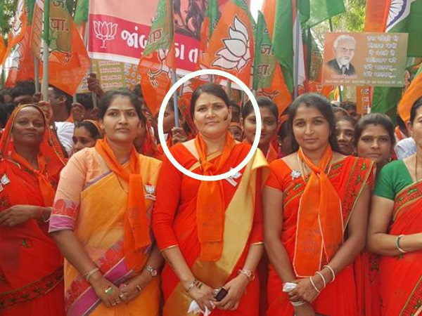 पत्नी की मौत के बाद प्रभात सिंह ने रंगेश्वरी से शादी कर ली पत्नी की मौत के बाद प्रभात सिंह ने रंगेश्वरी से शादी कर ली