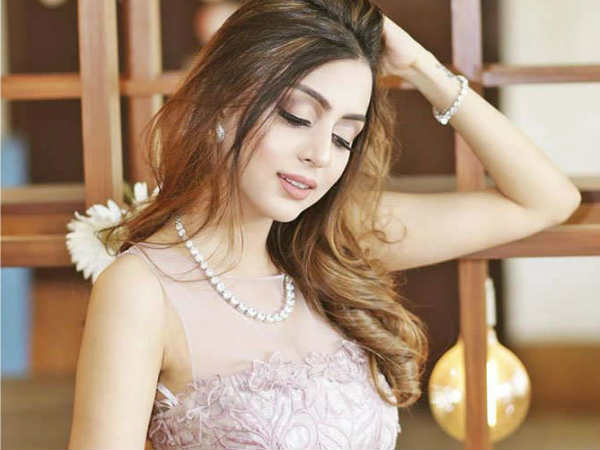 अपने स्टाइलिश लुक और फोटोशूट को लेकर चर्चा में रहती हैं संस्कृति पटेल अपने स्टाइलिश लुक और फोटोशूट को लेकर चर्चा में रहती हैं संस्कृति पटेल