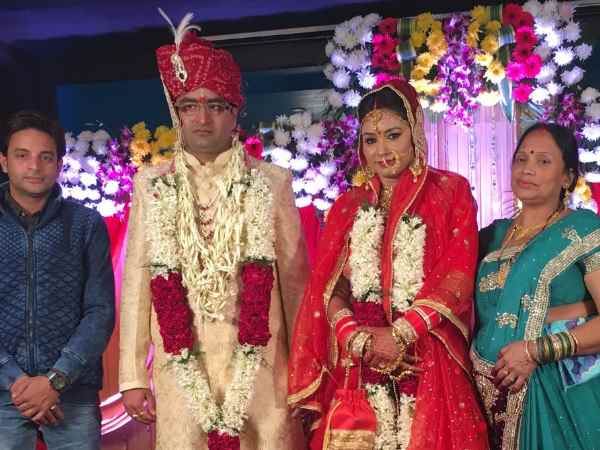 फरियादी नहीं है लड़की, पुरानी दोस्त है फरियादी नहीं है लड़की, पुरानी दोस्त है