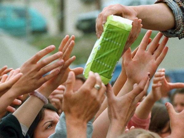 12 प्रतिशत टैक्स से सैनेटरी नैपकिन हुआ महंगा 12 प्रतिशत टैक्स से सैनेटरी नैपकिन हुआ महंगा