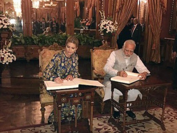 120 साल पुराने फलकनुमा पैलेस में डिनर 120 साल पुराने फलकनुमा पैलेस में डिनर