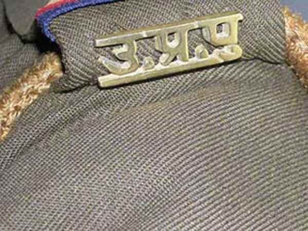 पुलिसवालों ने चालान ना काटने की एवज में मांगा था सुविधा शुल्क