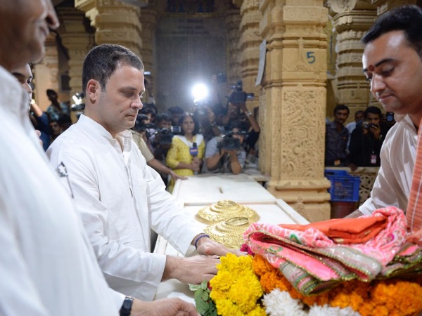 कांग्रेस ने इस चुनाव में मंदिर की राजनीति शुरू की